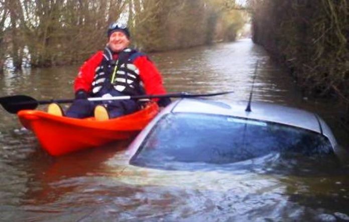 will-there-be-a-deluge-of-bids-in-sunken-car-auction1_zps50d47e86.jpg