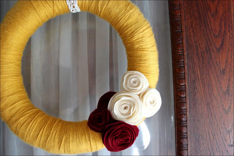 DIY Yarn Wreath Felt Flowers