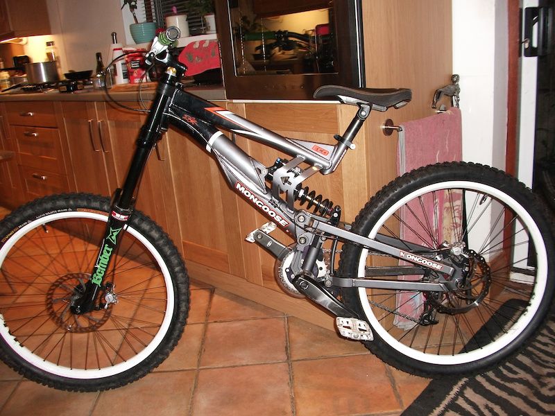 custom downhill bike builder