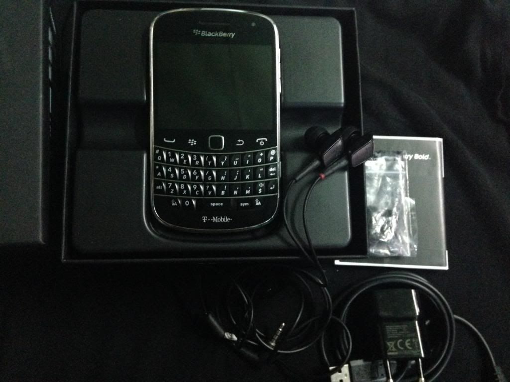 BlackBerry Bold 9900 T moblie Zin 100% dep 98% Full Box full PK ZIN giá sock 2t.