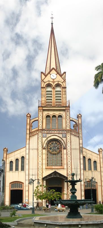 IMAGE: http://i102.photobucket.com/albums/m114/BeccaNH/POTN%20Challenges/church_merge.jpg