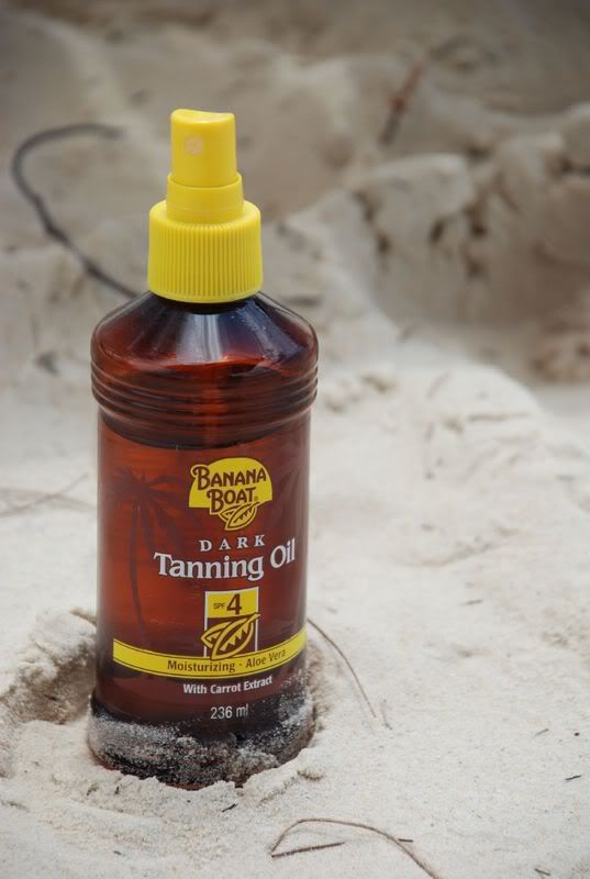suntan lotion Pictures, Images and Photos