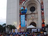 Imagen del Salvador de Rojo