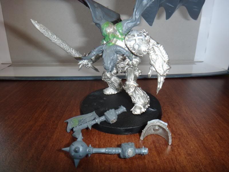 http://i102.photobucket.com/albums/m116/de_wil/My%20Chaos%20Space%20Marines/DSC04244_zps5c3deb7a.jpg