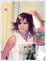 http://i102.photobucket.com/albums/m91/renike11/2007-10-07_-_Lola_klip_forgatas_006.jpg