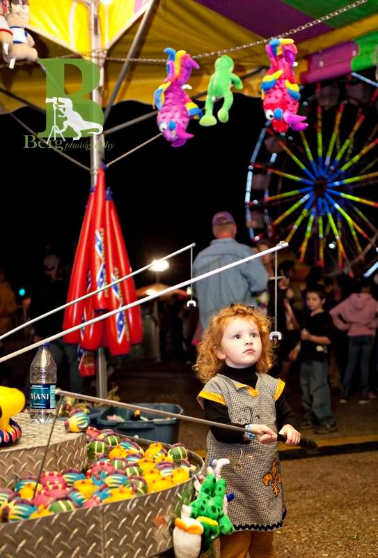 IMAGE: http://i102.photobucket.com/albums/m94/smooshdog/fair17.jpg